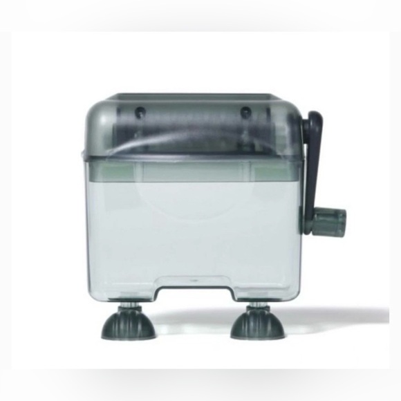 NWT Mini Paper Shredder - Clear - Picture 1 of 8